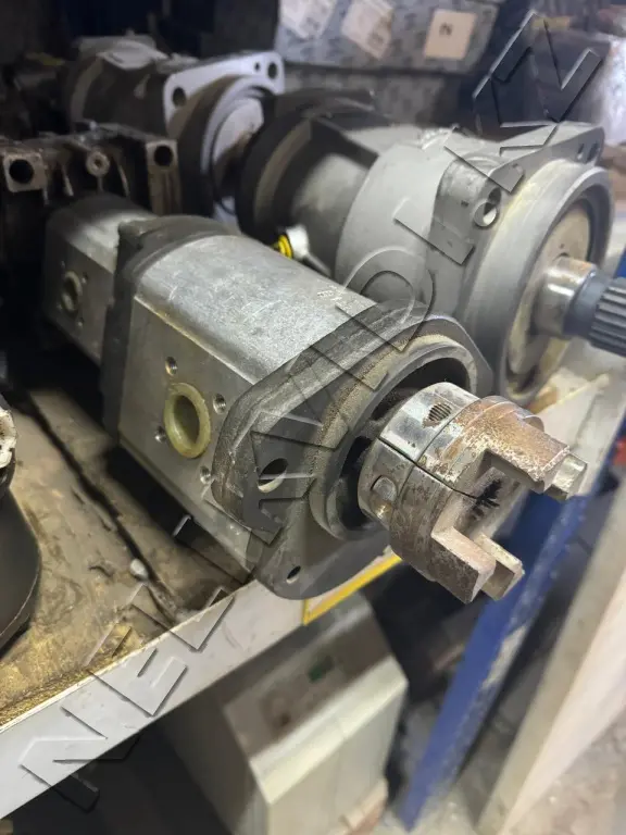 гидравлический насос 7930 rexroth фото